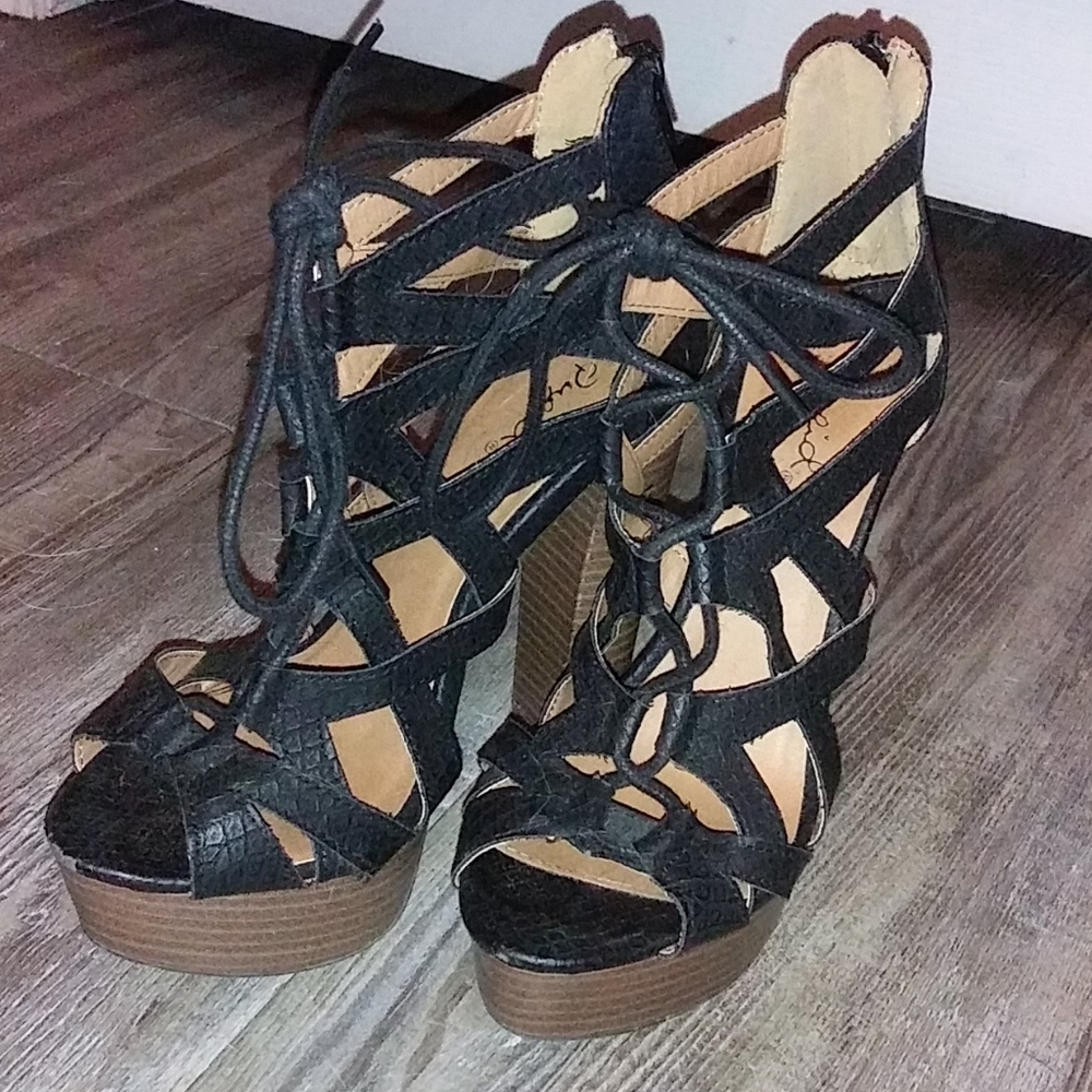 Strappy chunky heels